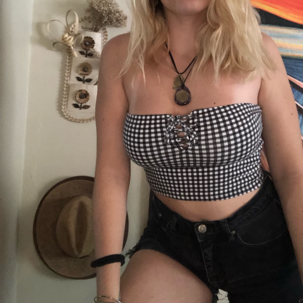 checkered crop top